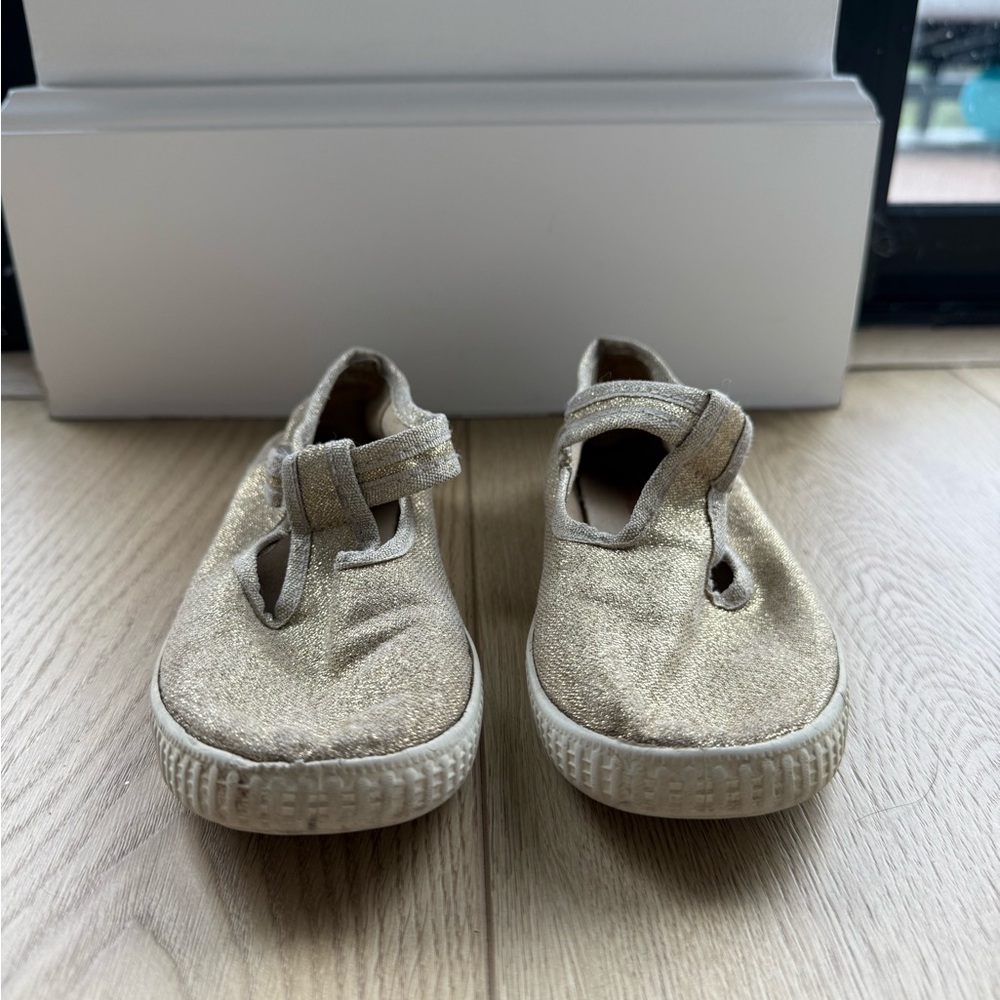 Cienta Gold Shoes - Picture 4 of 4